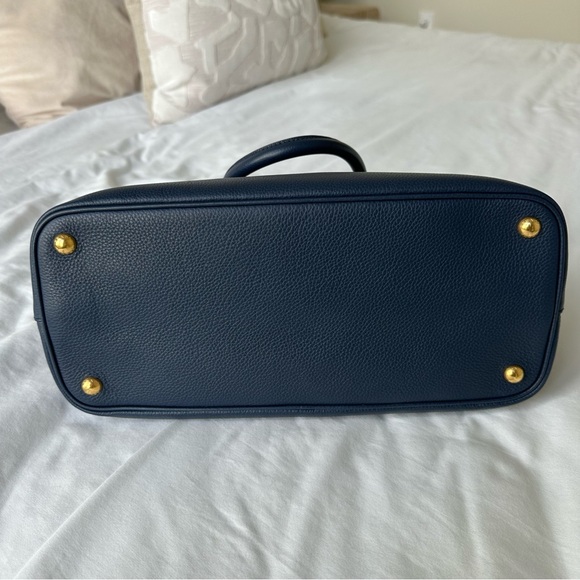 NWT Prada Vitello Phoenix Tote - Picture 5 of 7